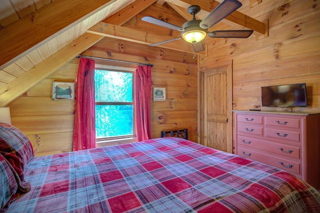 Cozy Cabin + Mt View/River/Hot Tub/Pool Table Villa Boone Exterior photo