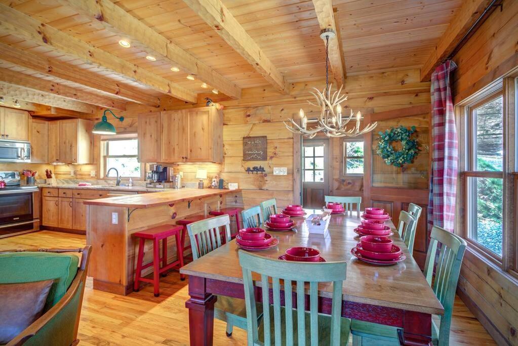 Cozy Cabin + Mt View/River/Hot Tub/Pool Table Villa Boone Exterior photo