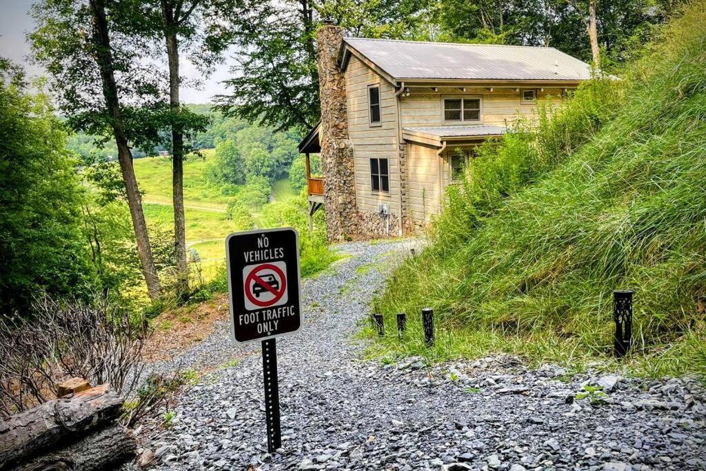 Cozy Cabin + Mt View/River/Hot Tub/Pool Table Villa Boone Exterior photo